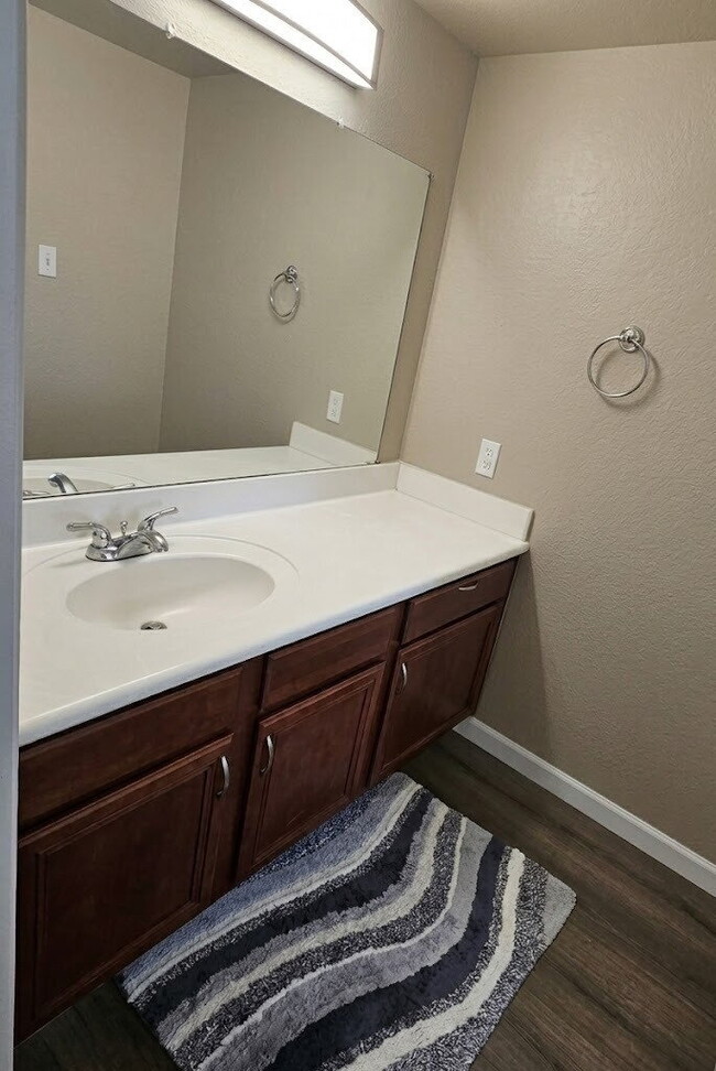 Building Photo - "Chic & Cozy 2-Bed, 2-Bath Furnished Retreat with Granite Elegance in Glendale Steps from Banner ...