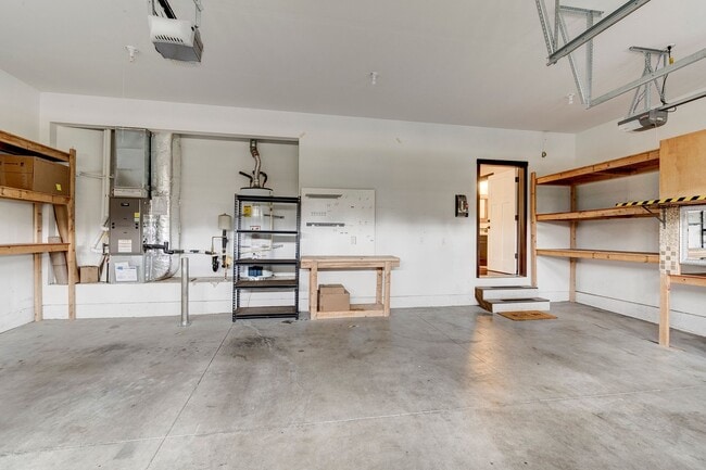 Building Photo - Stunning 3 Bed 2.5 Bath home in Fairway Point