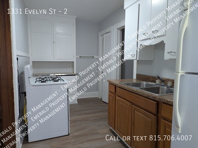 Building Photo - 1331 Evelyn St