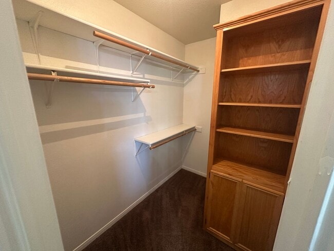 Building Photo - AVAILABLE NOW!!