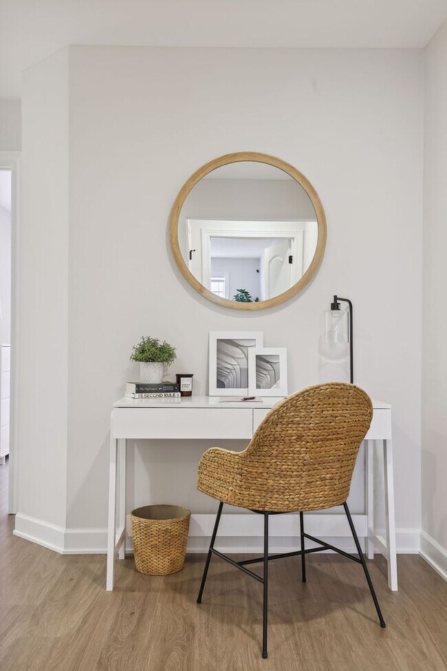 Building Photo - Model 3 Bedroom Town Home