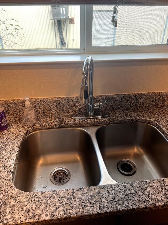 Building Photo - 21155 Gosling Rd