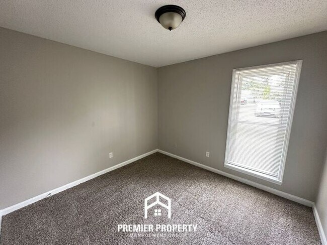 Building Photo - 4440 Castle Heights Dr