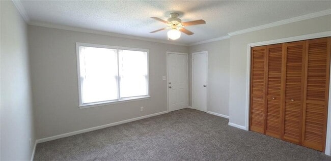 Building Photo - 2866 Manor Ct