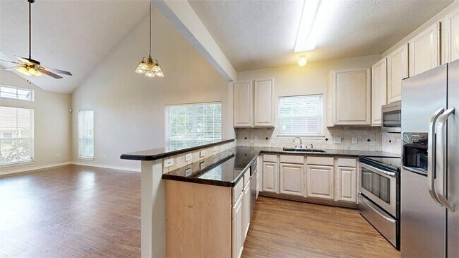 Building Photo - 1604 Park Pl