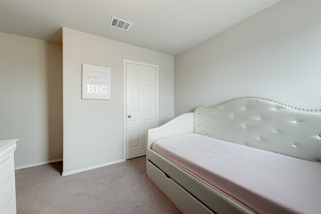 Building Photo - 23322 Dovetail Colony Ct