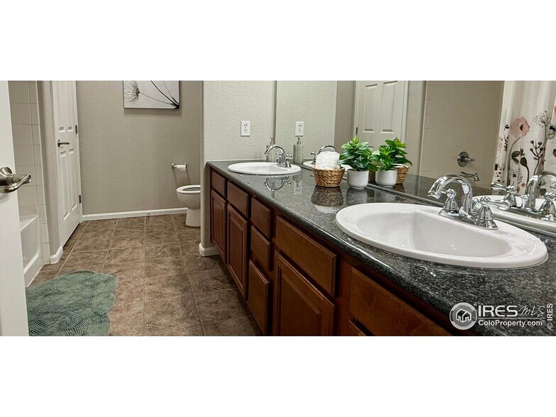 Building Photo - 3155 Blue Sky Cir