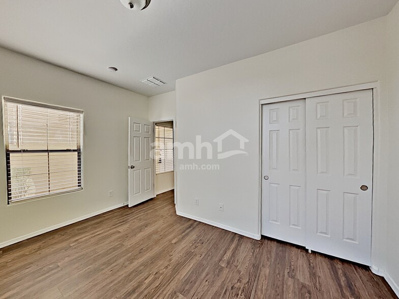 Building Photo - 12733 W Rosewood Dr