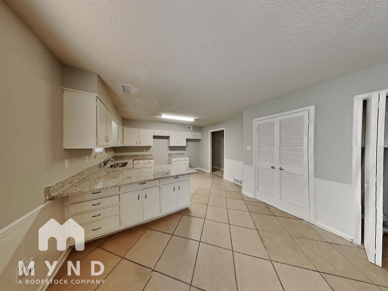 Building Photo - 3814 Silver Chalice Dr