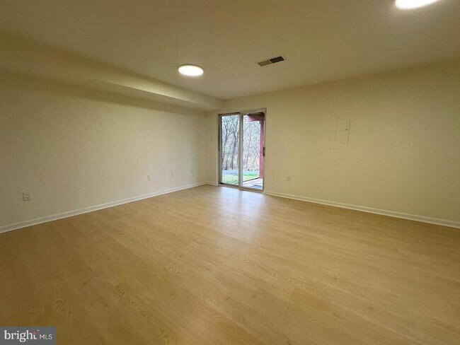 Building Photo - 14560 Woodgate Manor Cir