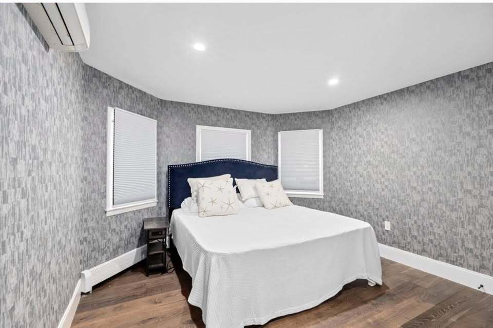 Building Photo - 306 Plantation St