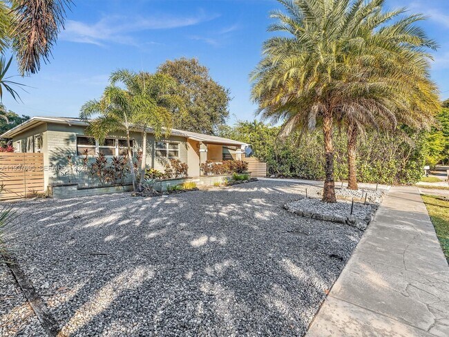 Building Photo - 1731 NW 7th Terrace