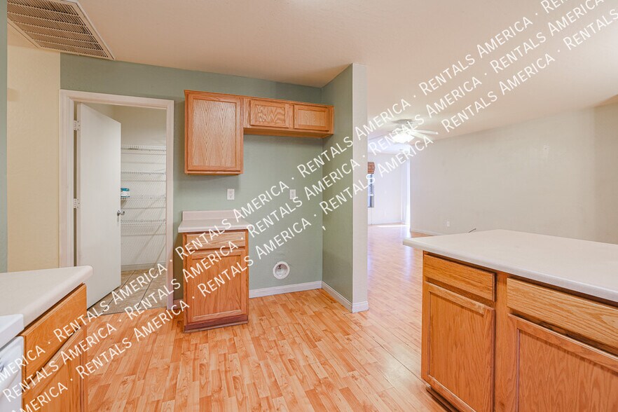 Building Photo - 1104 S 238th Dr