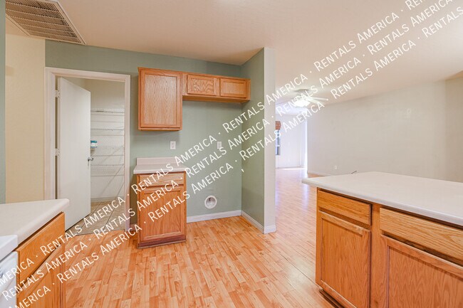 Building Photo - 1104 S 238th Dr