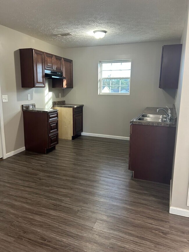 Building Photo - Single Family Home in White Pine TN