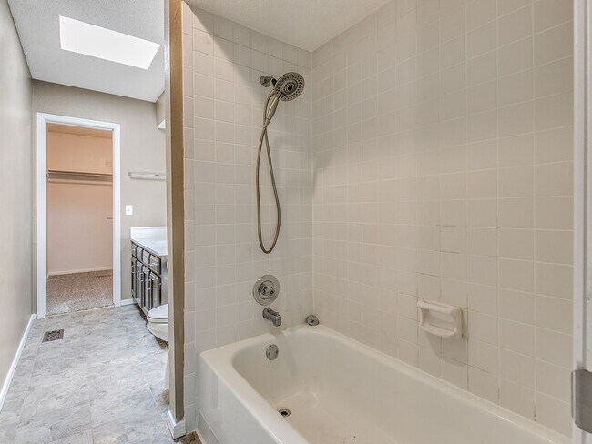 Building Photo - Fair Hill Duplex