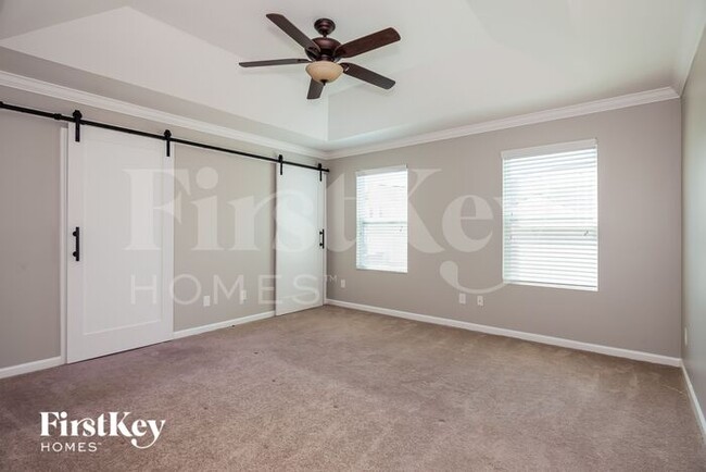 Building Photo - 8120 Dumphries Dr