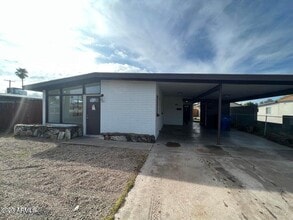 Building Photo - 453 W University Dr