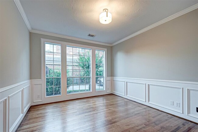Building Photo - 24118 Bay Hill Blvd