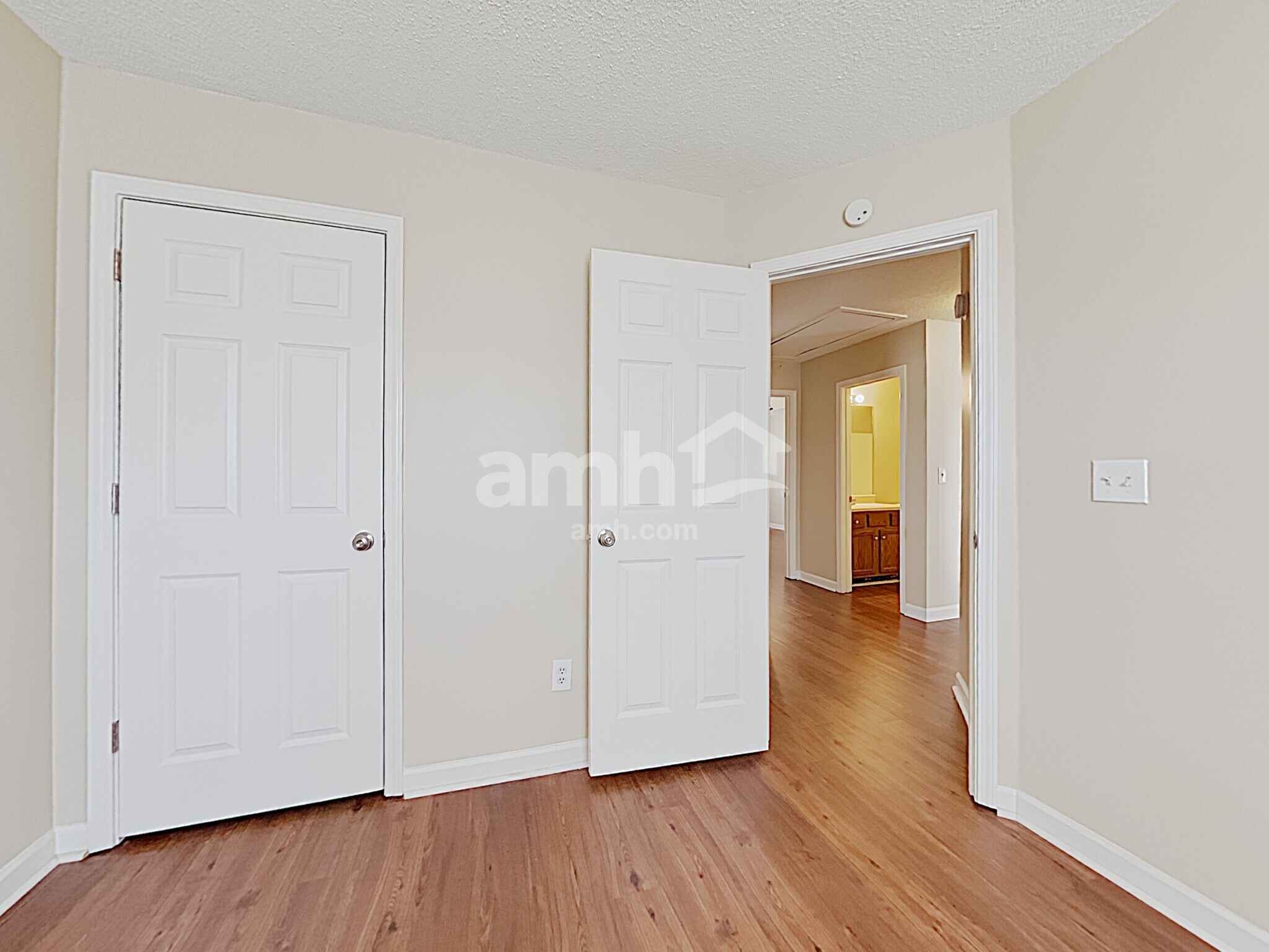 Building Photo - 7209 Cedar Forest Dr