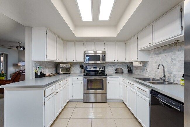 Building Photo - 9775 N 94th Pl