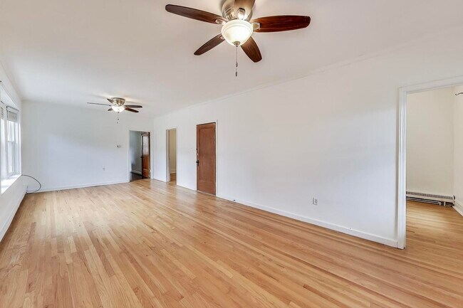 Building Photo - 4409 W Deming Pl