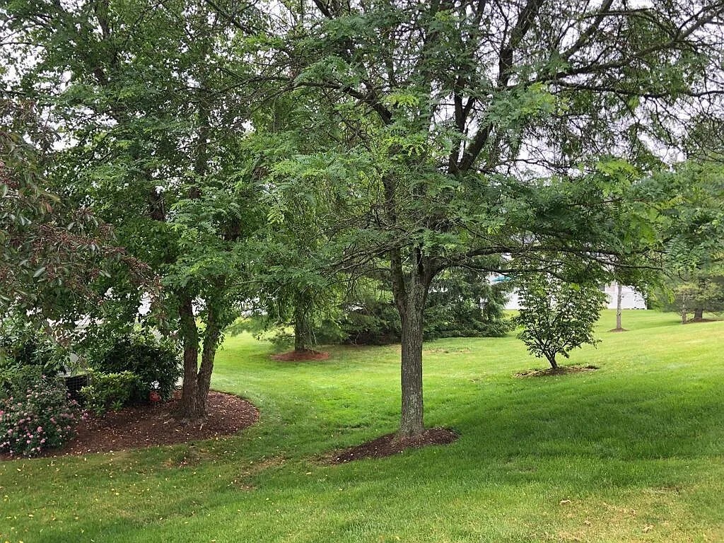 Building Photo - 304 Harvest Ln