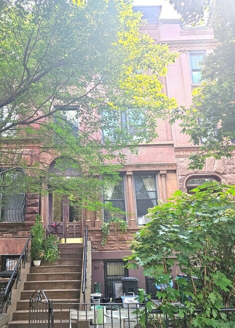 Building Photo - 418 4th St