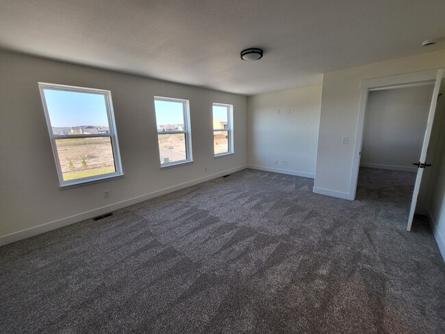 Building Photo - Beautiful Newly Built 3 Bedroom 2.5 Bath Townhome In Sweetgrass!!!!!