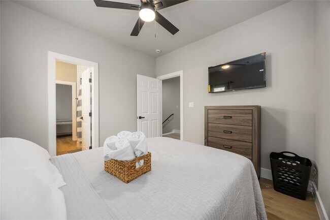 Building Photo - 2409 Dolly Wright St