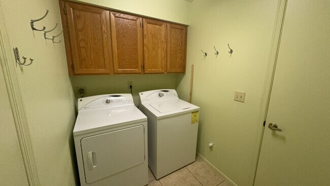 Building Photo - 1530 Leisure World