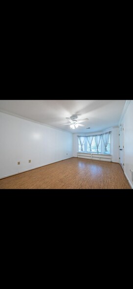 Building Photo - 5 Plantation Dr NE