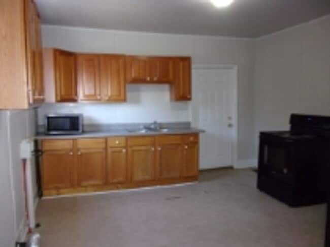 Building Photo - 526 Leslie St