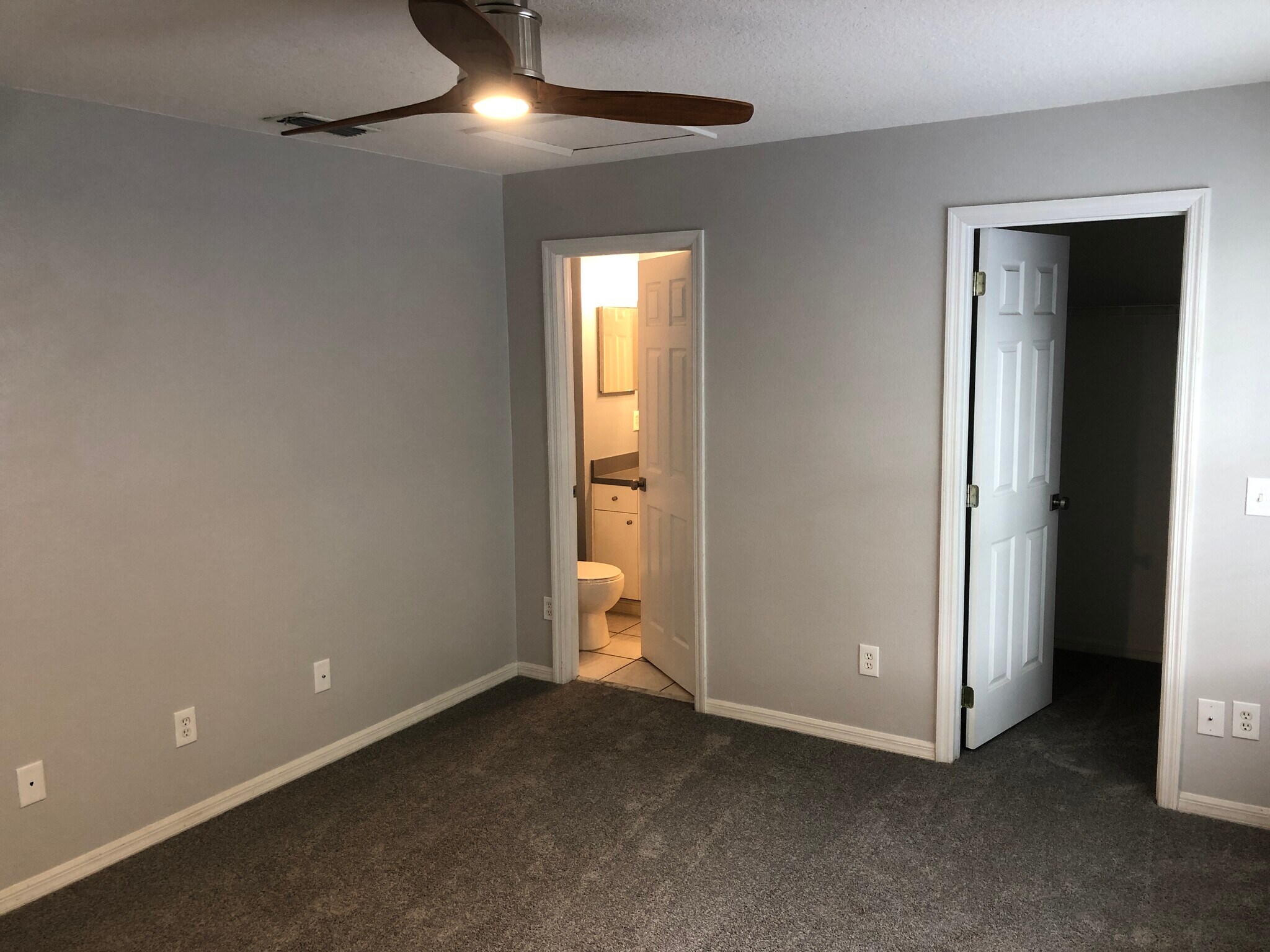 Building Photo - 804 E South St