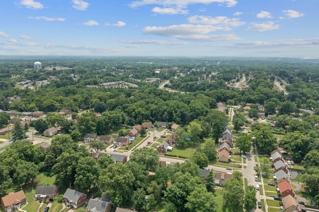 Building Photo - Delhi Township- Cute Single Family 4 bed, ...
