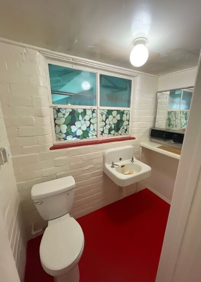 Building Photo - 840 E Brown Ave