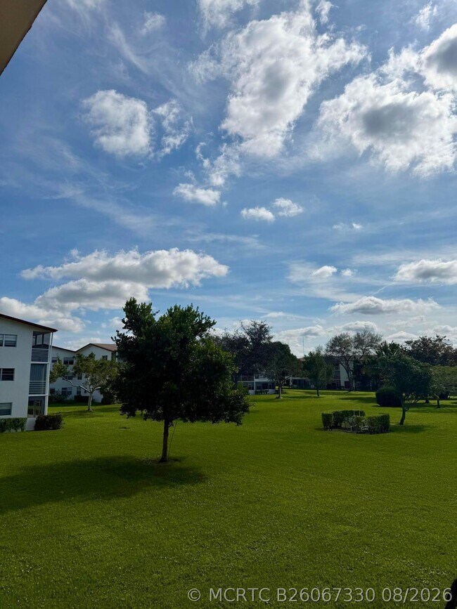Building Photo - 9774 Glades Rd