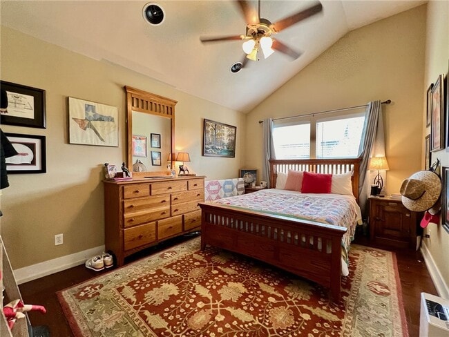 Building Photo - 628 N Mission Blvd