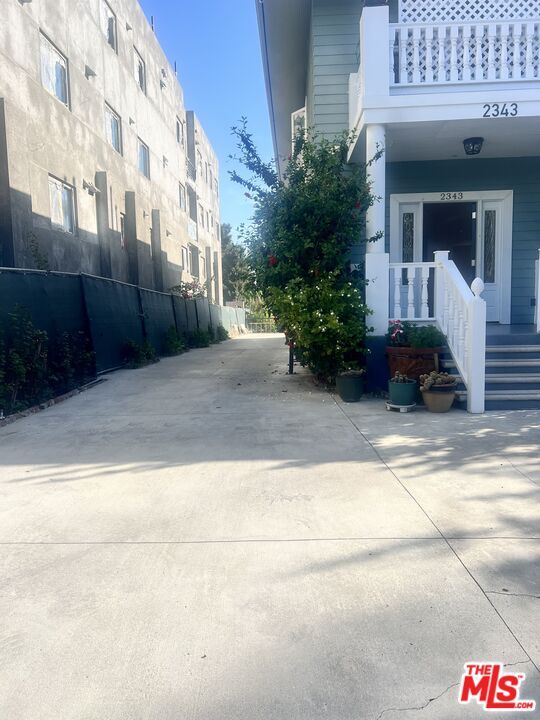 Building Photo - 2343 Ocean View Ave