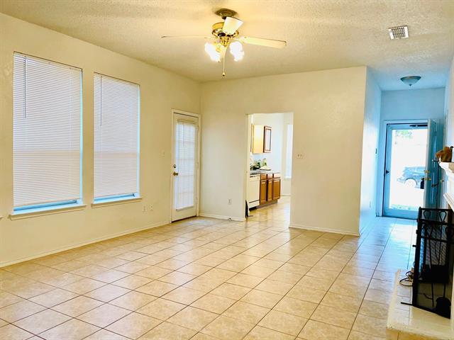 Building Photo - 4337 Park Creek Cir N