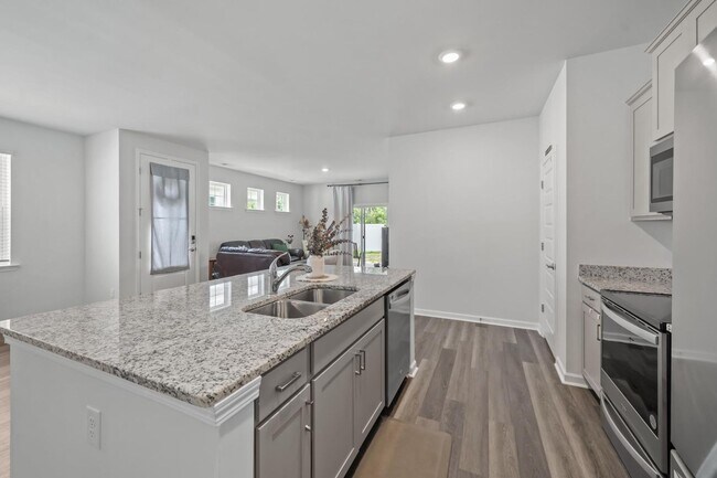 Building Photo - 182 Holloway Hl