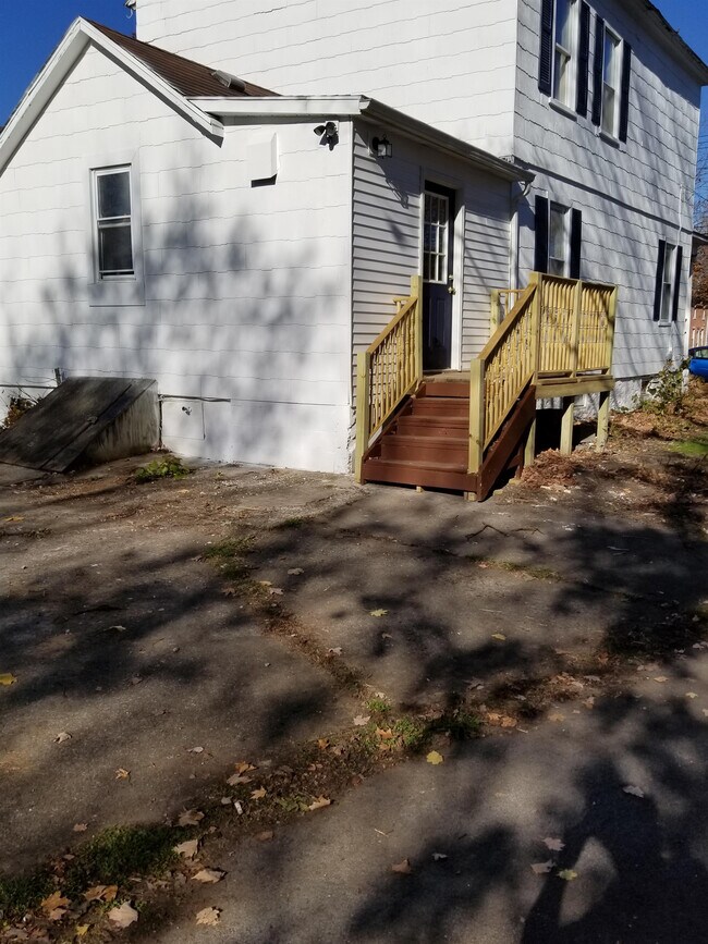 Building Photo - 212 W Jackson St