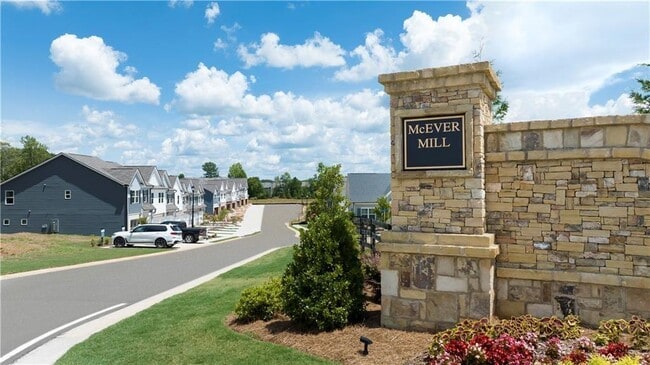 Building Photo - 4679 Fullerton Dr