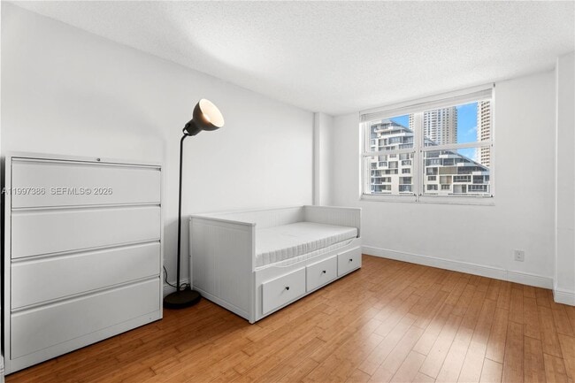 Building Photo - 770 Claughton Island Dr