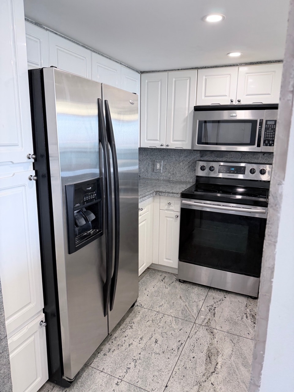 Building Photo - 1900 Purdy Ave