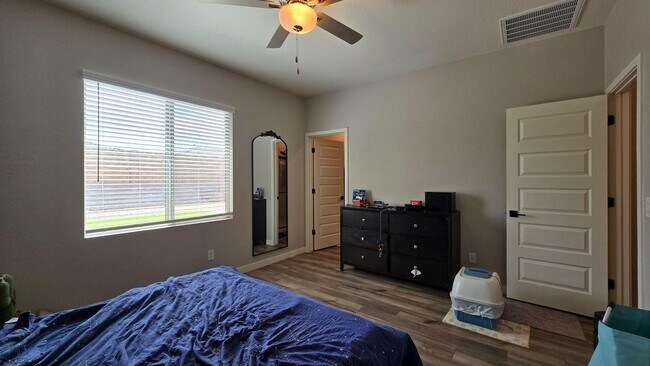 Building Photo - 11485 W Camden Dr