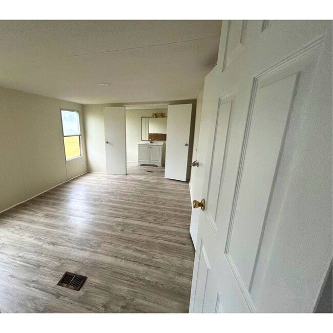 Building Photo - 308 Reid Ct