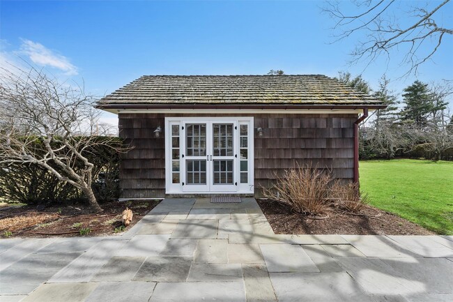 Building Photo - 109 Quogue St