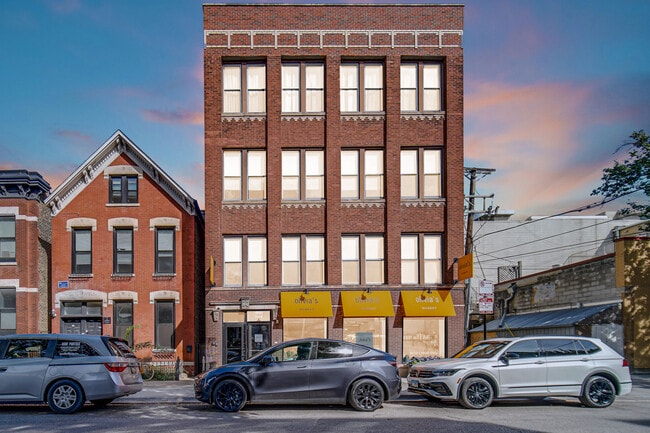 Primary Photo - 2014 W Wabansia Ave