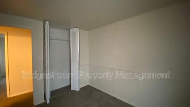 Building Photo - 105 Bedford Farm Cir